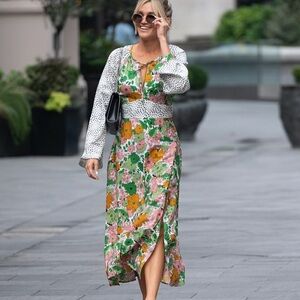 ASOS DESIGN 70s Retro Boho Mixed Floral Print Midi Dress Bell Sleeves Size 6